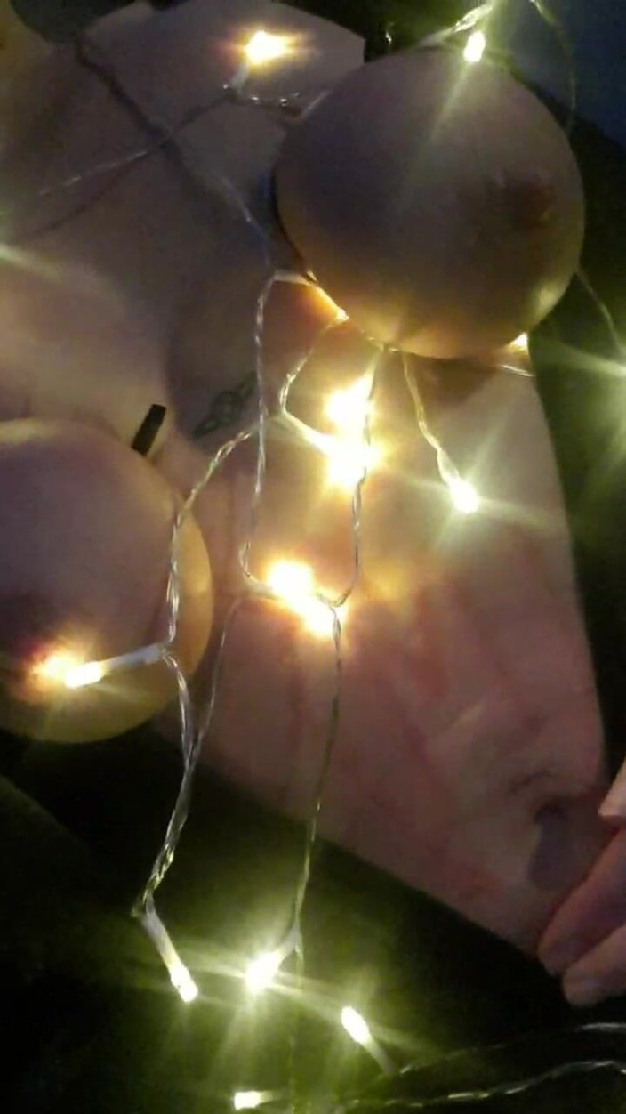 JulieEroticDress: Bleskové stříkání venku