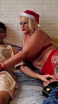 Tiffany Stepmom Presents Her Trapped with Bareback Sex