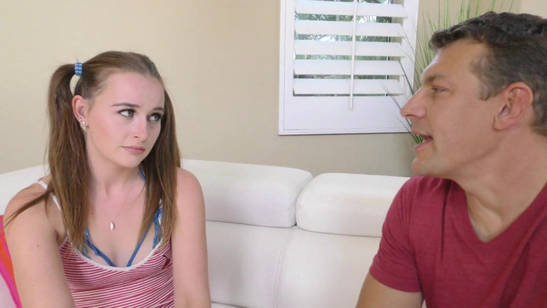 Perv Milfs n Teens: Danni Rivers tiene su coño estirado más allá de reparación...