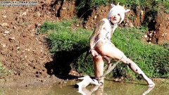 RosalinaxGirl: Špinavá kráva v bahně