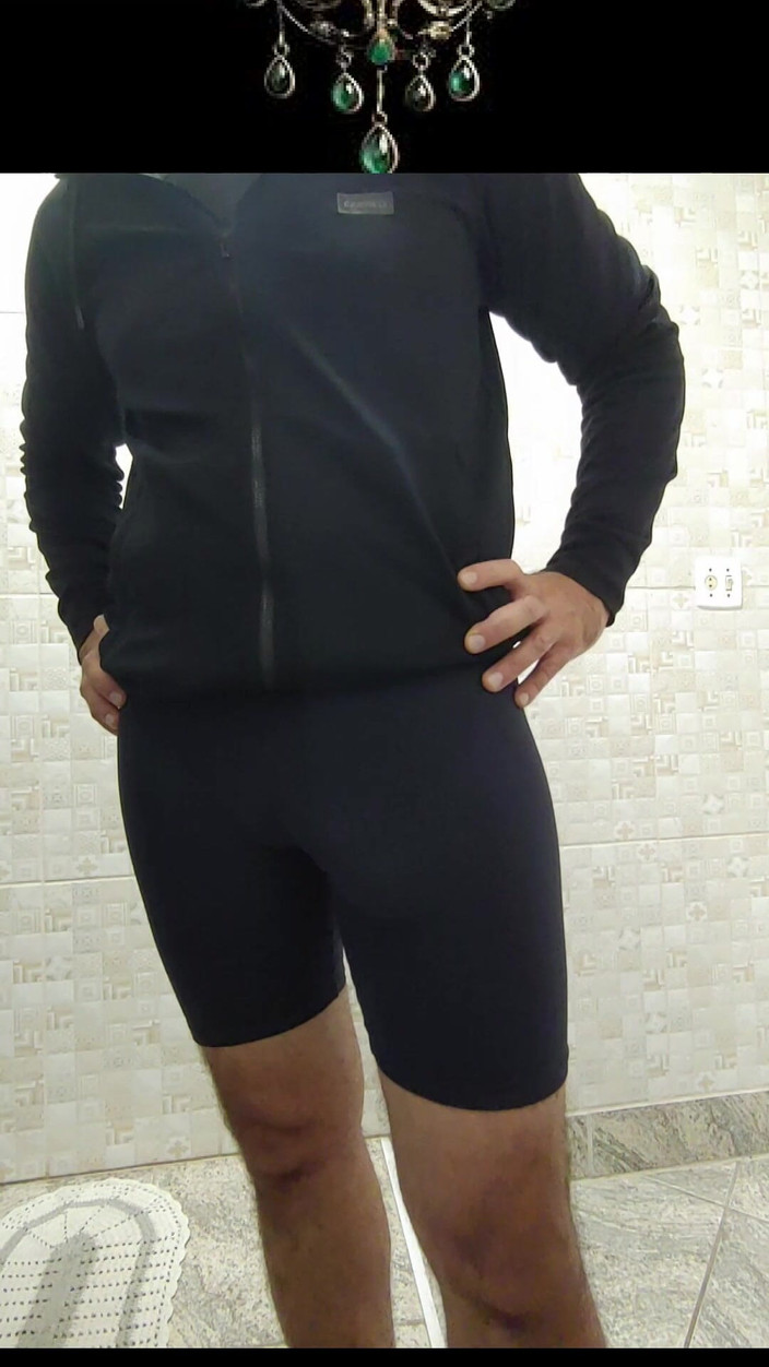 BruxoAlpha777: 把紧身短裤的大块拿出来