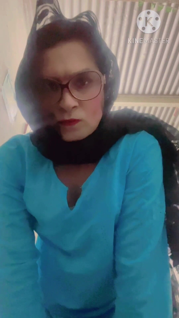 Apple00001: Un bicchiere di pipì