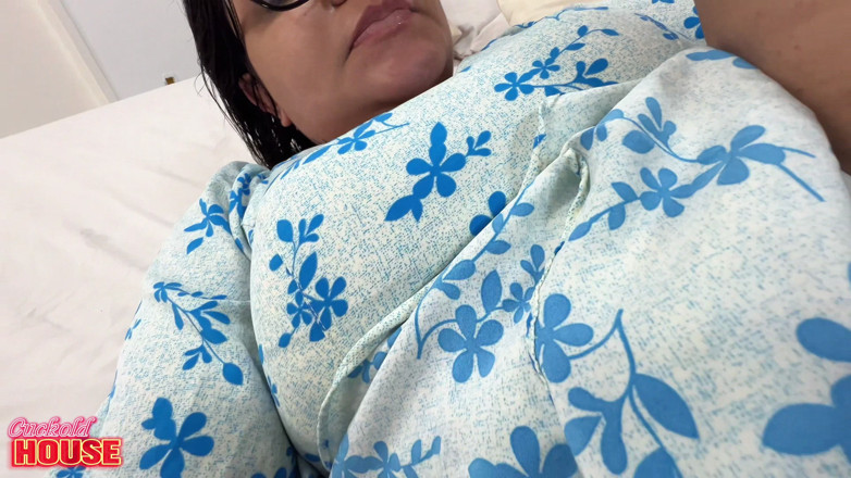 CuckoldHouse: Zralá vdaná žena má anální sex v orgii se svým baculatým...