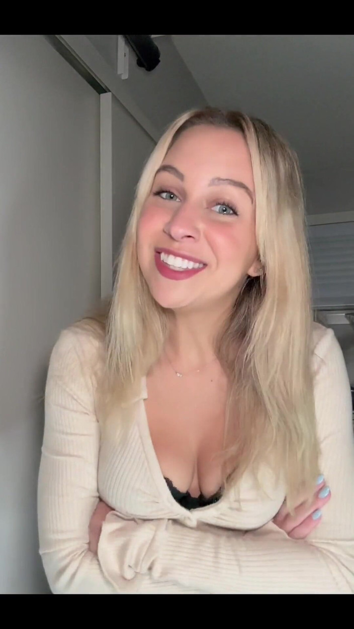 Tiffstreatsxoxo: I Am a Total Size Queen