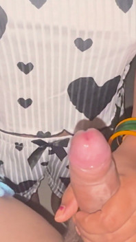 Je baise ma demi-sœur indienne sexy la nuit avant de me faire un massage de la bite