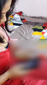 Vedendo Il Cazzo Del Suo Operaio Eretto, La Padrona Non Riuscì a Trattenersi Dal Scoparsi.