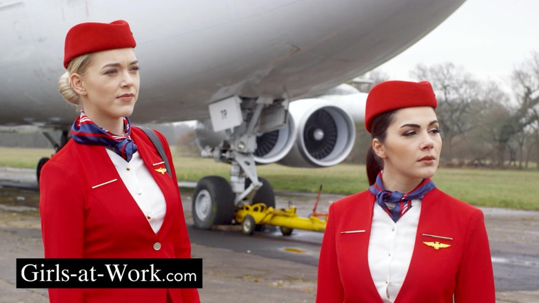Girls At Work: Foursome sama pramugari di dalam jet pribadi