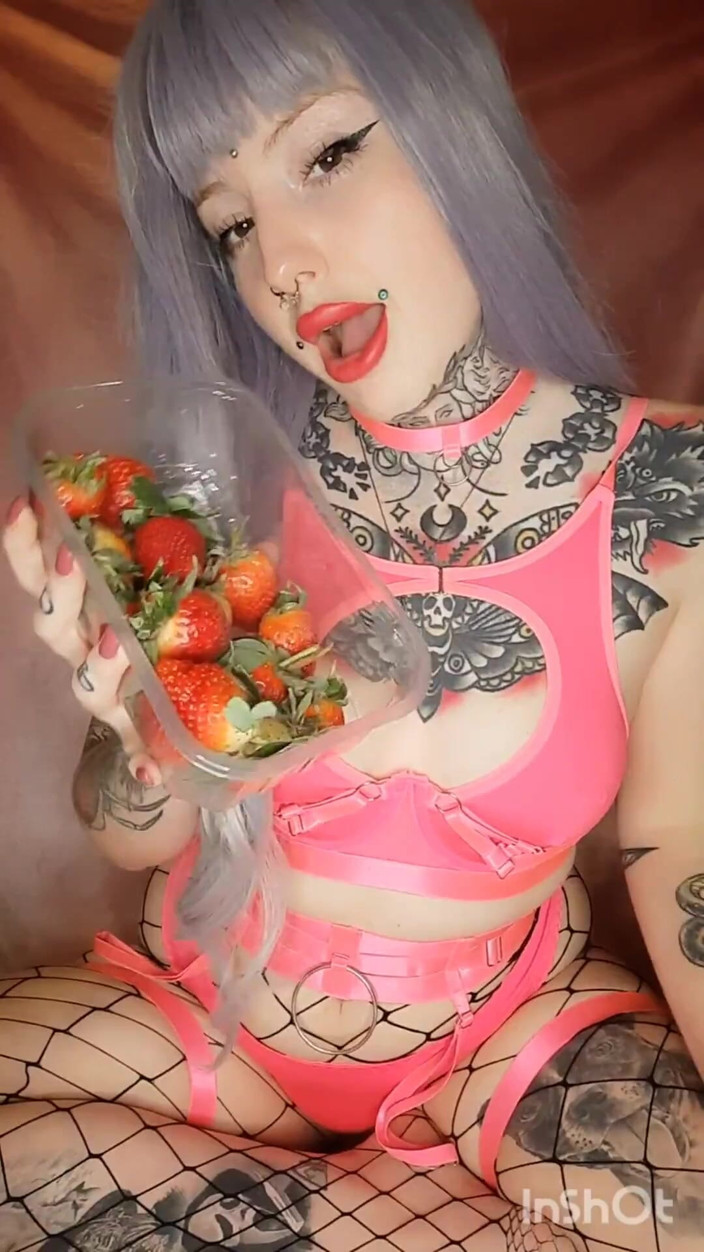 Yourfavecumslut: Mencicipi Buah terlarangku