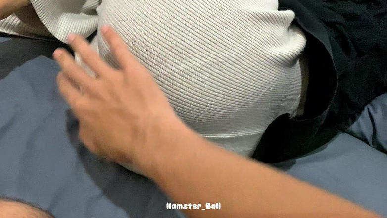 Hamster_Ball: 18+ Müslüman üvey kız kardeşimi odasında rahatsız ediyor