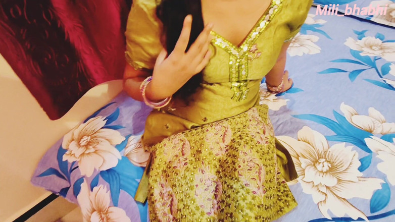 Mili bhabi: Dasi beautiful kamwali відтрахана її господарем, коли вона сама пізно ввечері, хардкор xxx dasi індійський грубий 18+ збуджений секс відео