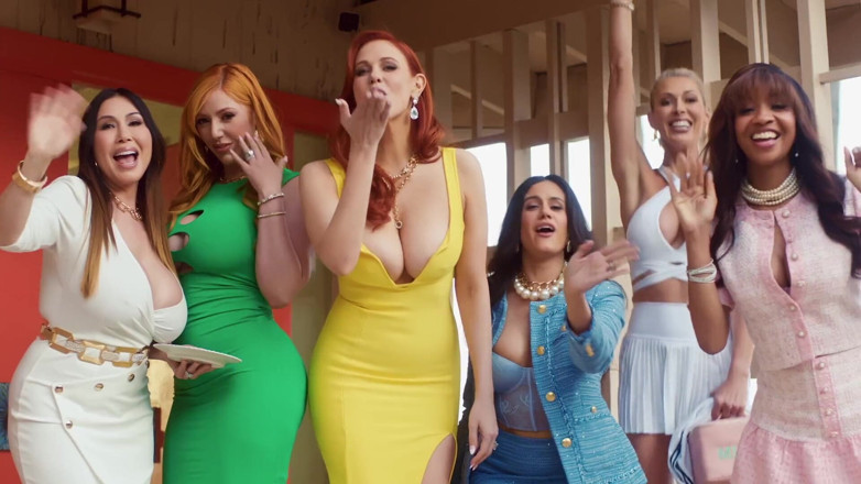 Milfy: Milfy Fit Blondynka nauczycielka Millie trzyma złego chłopca po szkole