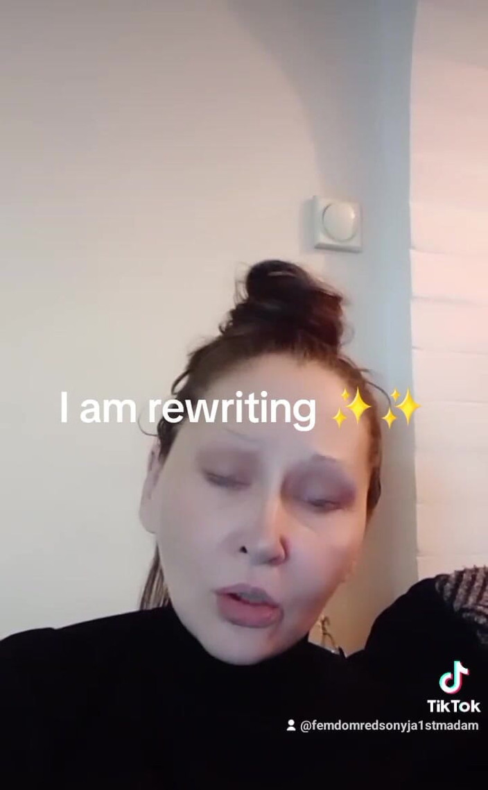 Dominatrix Redsonyja: 그냥 다음 사진을 확인합니다. 그냥 마지막 사진에 포옹