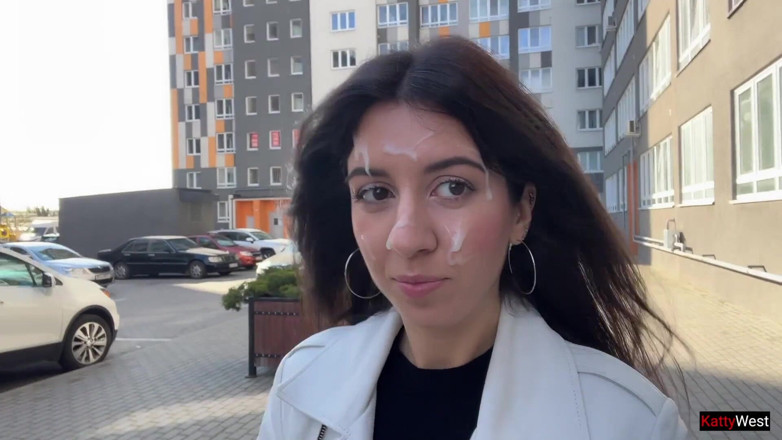 Katty West: Vrouw gaat naar de supermarkt met sperma op haar gezicht...