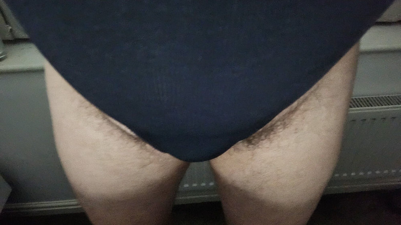 Smalldick233: यहाँ मैं बहुत कामुक वीर्य निकालता हूं