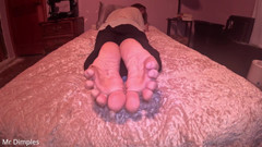 Mr Dimples: Chcę, żebyś uzależniony od moich podeszw!