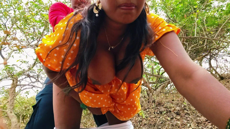 Premi pooja: Dostal se do nálady a ošukal jí zadek