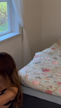 彼女があのドレス姿で素晴らしいお尻を見せてくれた後、私はただ彼女とセックスしたくなった