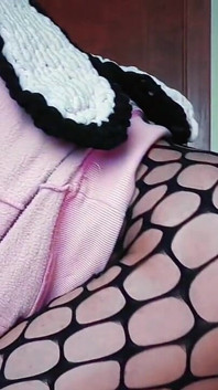 Trans dziewczyna niszczy sobie odbyt ogromnym smoczym dildo