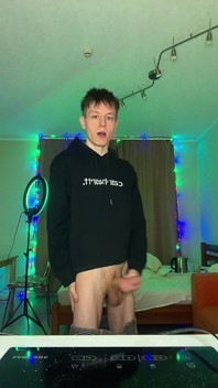 Bu aç twink'in ne kadar döl püskürtebileceğine bak