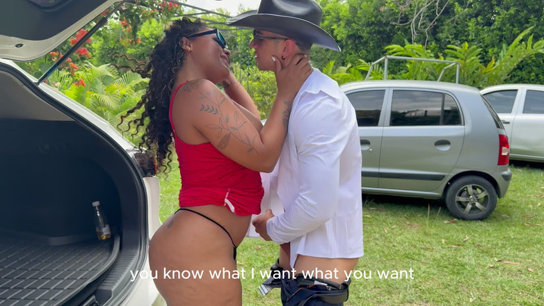 Zack whiter: Bonita Ébano MILF Com Bunda Grande Cavalga Um Pau Enorme Enquanto...