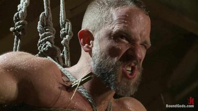 Bound gods: Bărbați pe Prowl