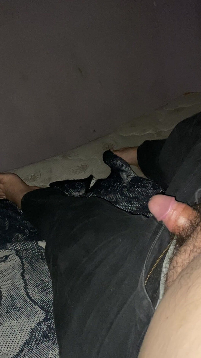 Pure: Menikmati Penis Saya Di Malam Hari