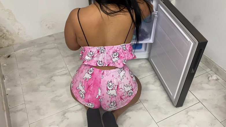 MiaSaintLove: Hermana de la cámara del hogar real buscando frutas