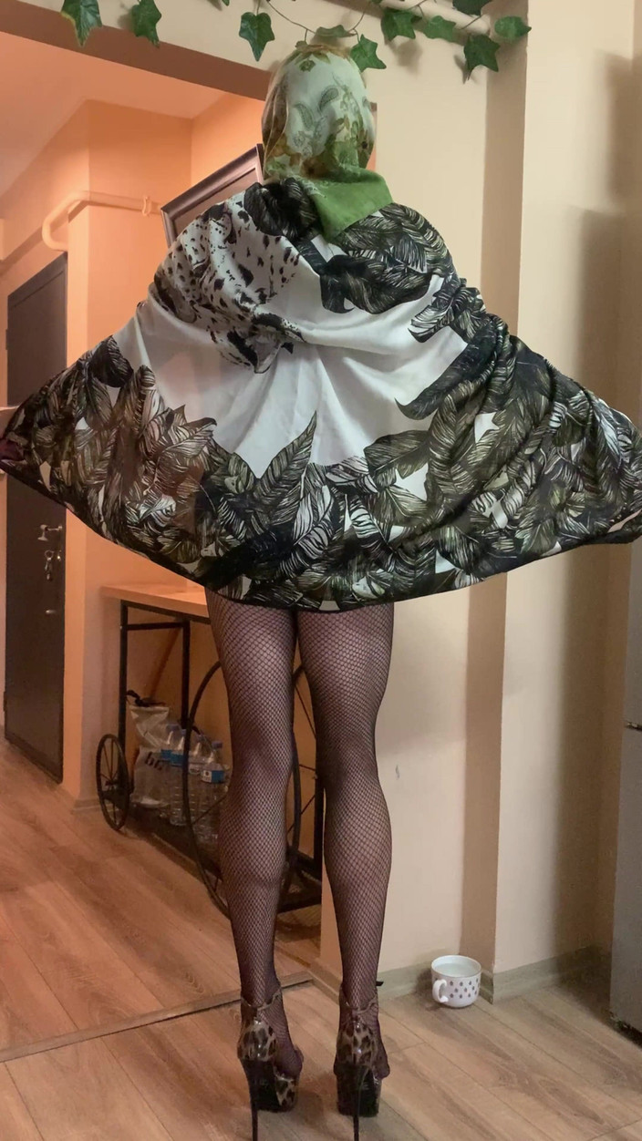 cd_aysemmm: Den första sissy superhjälten är där för dig när du blir...