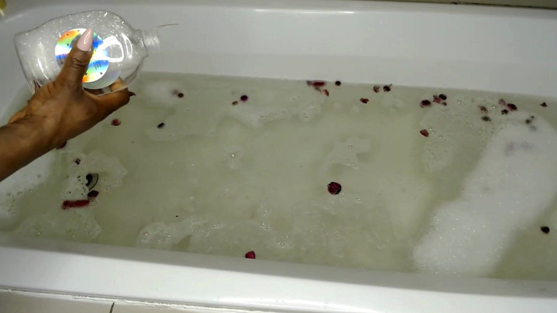 Maeling: The Magic Growth Bath Giantess Transformation POV, Growth Fetish