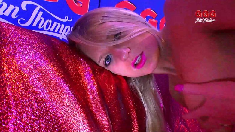 Casting GIRLS AND FIRST PORNO: Anna, Bombasse Blonde, Veut Avaler Dans Un Casting, Baise Sur...