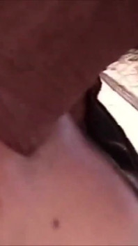 Um pau hetero entra na buceta peluda dessa milf puta