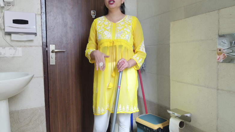 Saarabhabhi6: The Landlord Slapped a Lot with the Native Worker