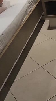 Yakışıklı Bir Eş Yabancısıyla Seks Yapıyor Halki Cumhuriyet'teki Swinger Evinde Tanıştılar