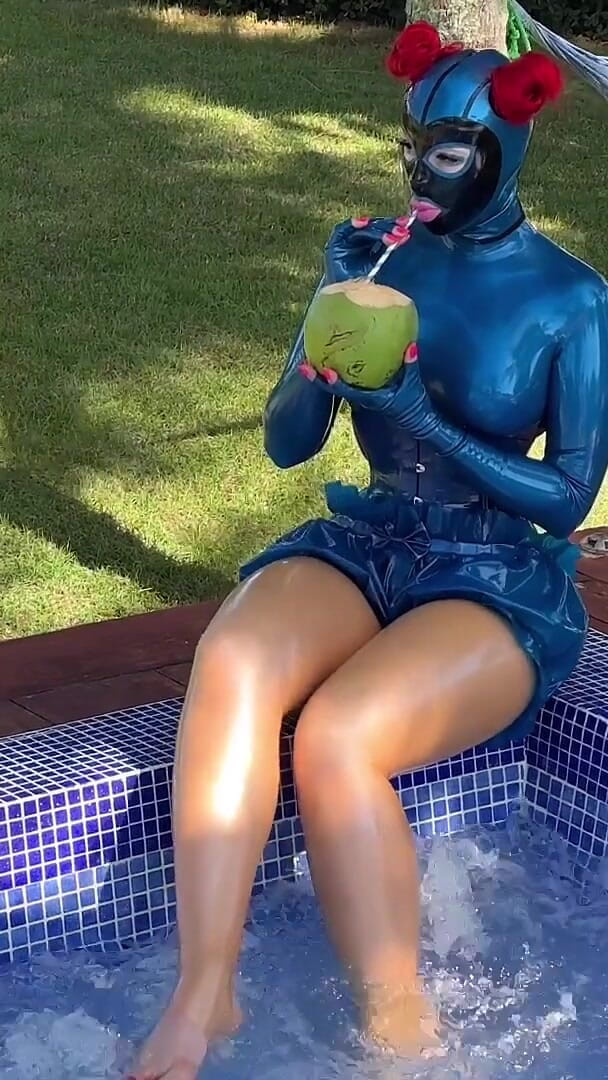 Miss_Fetilicious: Caoutchouc au paradis