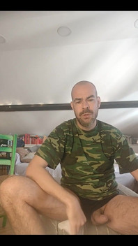 Потрібен раб ніг, щоб доглядати за ними