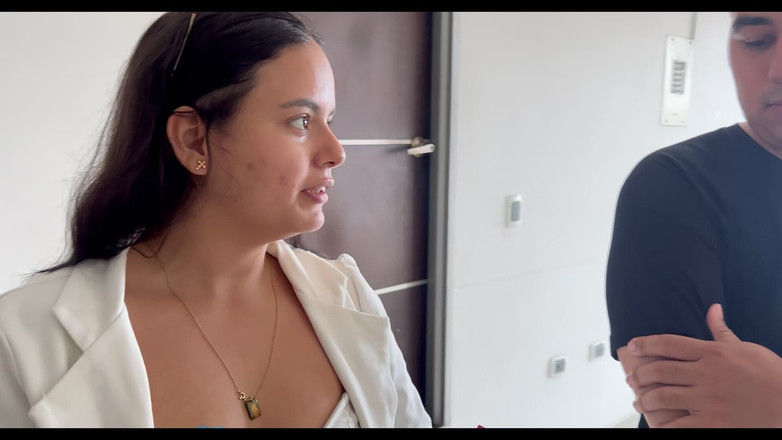 MaRaSexx: Realitní Makléř Šuká Klienta Při Ukazování Domu