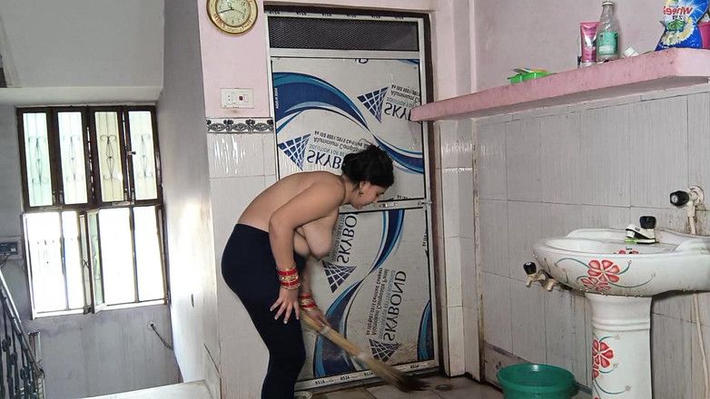 Puja555: Puja Bhabhi Daily Nude Blog