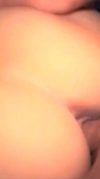 Un fermier cherche une femme avec la star du porno Petty
