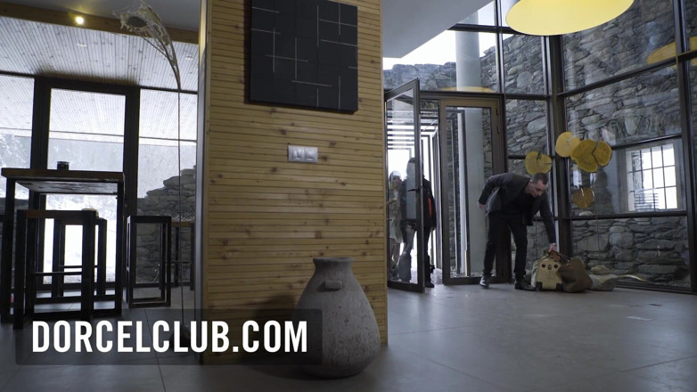 Dorcel Club: Festa hardcore com Cara, Anissa e Nikita