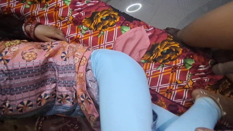 Shima kumari44: Bhabhi desi India baru berkahwin pepek ketat kampung tempatan seks...