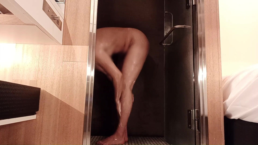 Standing up to Pee in the Shower Room (Mayumi Kanzaki) Standing up to Pee in the Shower Room (Mayumi Kanzaki)