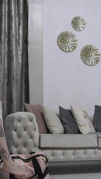 La sfida di sborra con il dadi la gara nel backstage day inizia con la miLF bionda con le grandi tette e la sua migliore amica