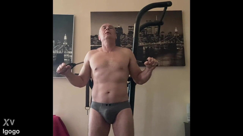 Alex Art: Người đàn ông solo