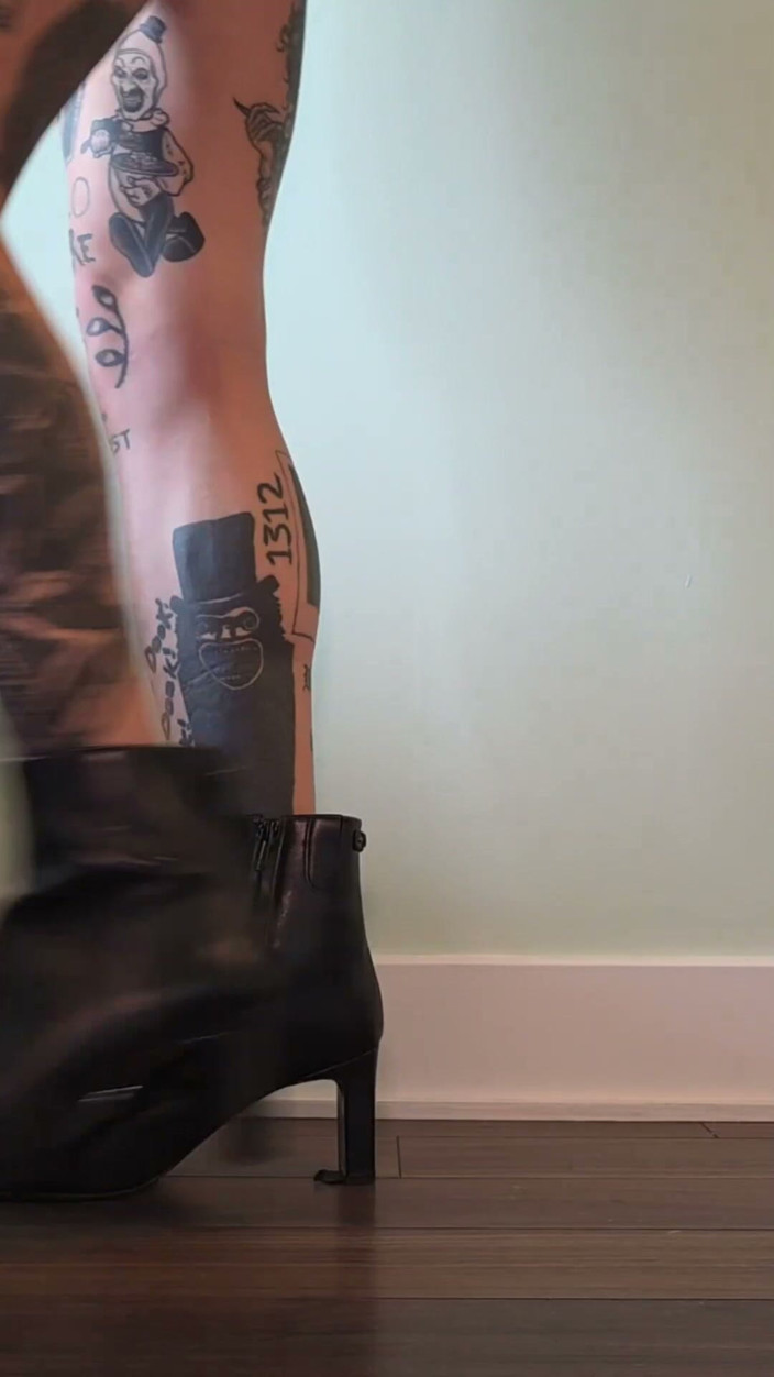 Amy nosferatu: Shoes