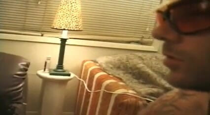 Tight little babes: Een cougar met enorme tieten wordt gelikt en geneukt door...