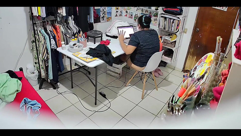 Karmicoxv: Minha meia-irmã gordinha enquanto ela faz seu dever de casa