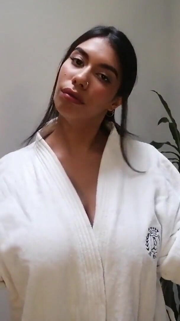 Catalina Days: Your Latin Girlfriend Teasing You
