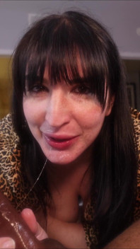 Paige Steele干她的继兄弟把我操干净