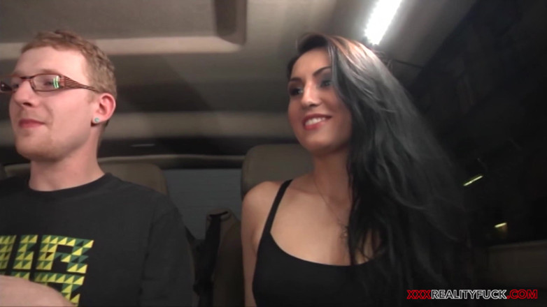 Czech Pornzone: Genau hier im Auto