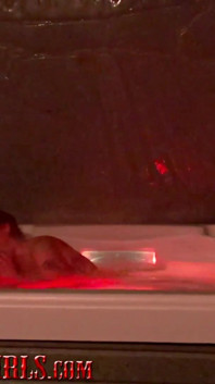 Sexe occasionnel dans les coulisses après le tournage